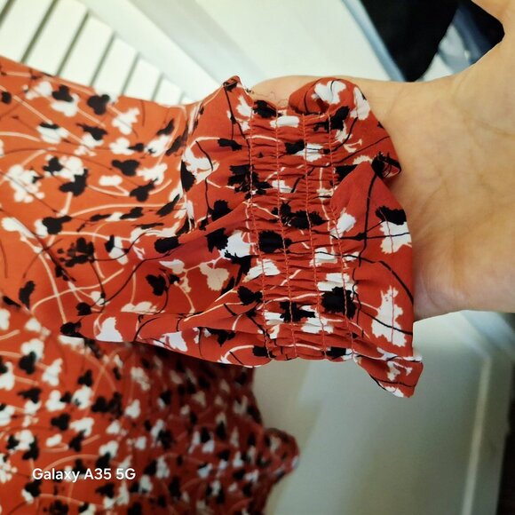 Lane Bryant Red & Black Like New Floral Button-Down Blouse Size 14/16 With Ruffl - Picture 3 of 11